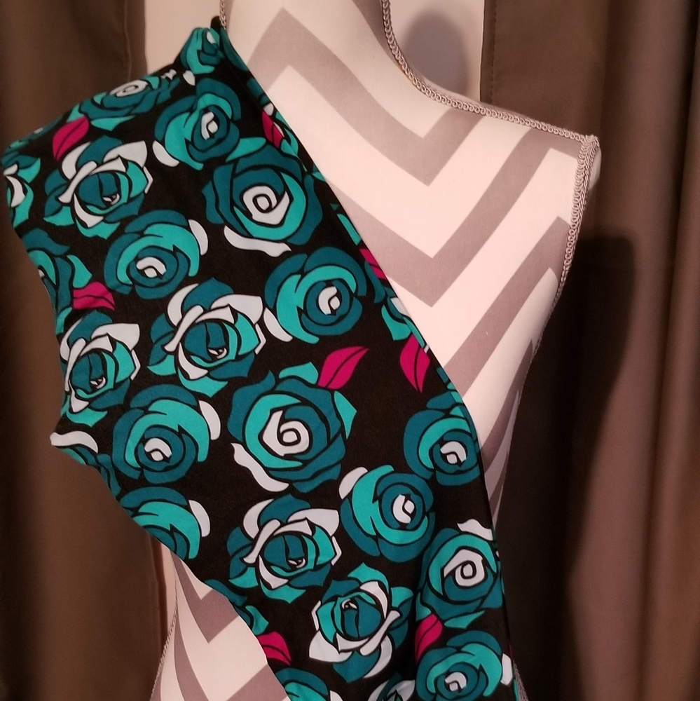 NWT, LULAROE OS LEGGINGS